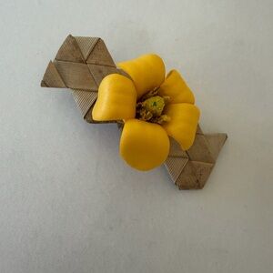 Puakenikeni with lauhala hair clip for your hair